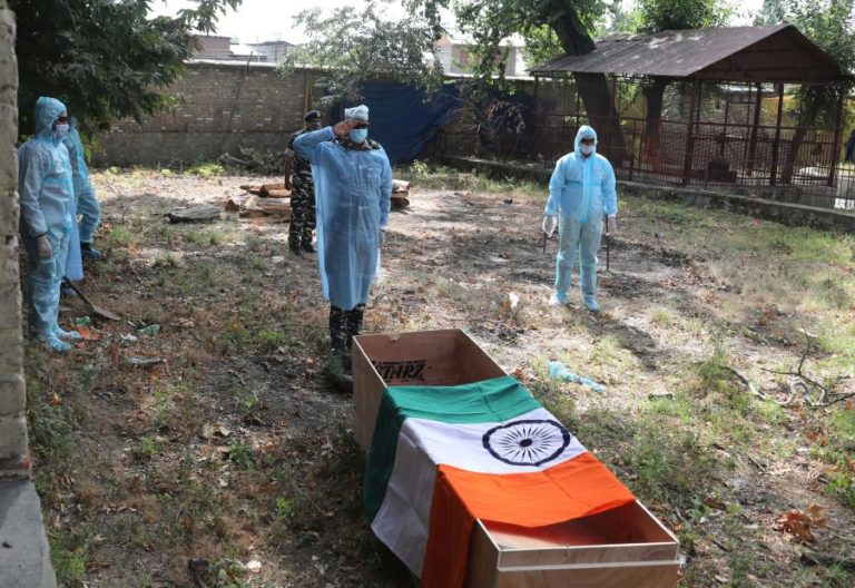 COVID-19: ÍNDIA REGISTA 587 MORTOS E MAIS DE 37 MIL CASOS EM 24 HORAS