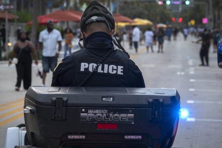 COVID-19: EUA COM 832 MORTOS E 60.207 NOVOS CASOS NAS ÚLTIMAS 24 HORAS