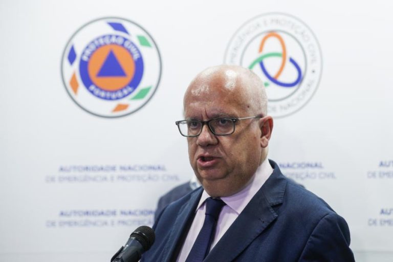 INCÊNDIOS: SITUAÇÃO DE ALERTA EM PORTUGAL CONTINENTAL PROLONGADA ATÉ TERÇA-FEIRA