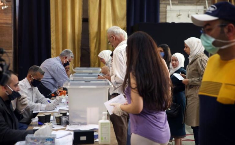 ATENTADO NA SÍRIA MATA SETE PESSOAS E FAZ 60 FERIDOS EM DIA DE ELEIÇÕES