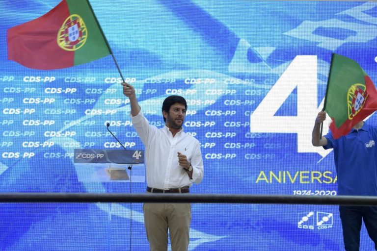 LÍDER DO CDS DIZ QUE IMPASSE NA UNIÃO EUROPEIA MERECE “REFLEXÃO PROFUNDA”