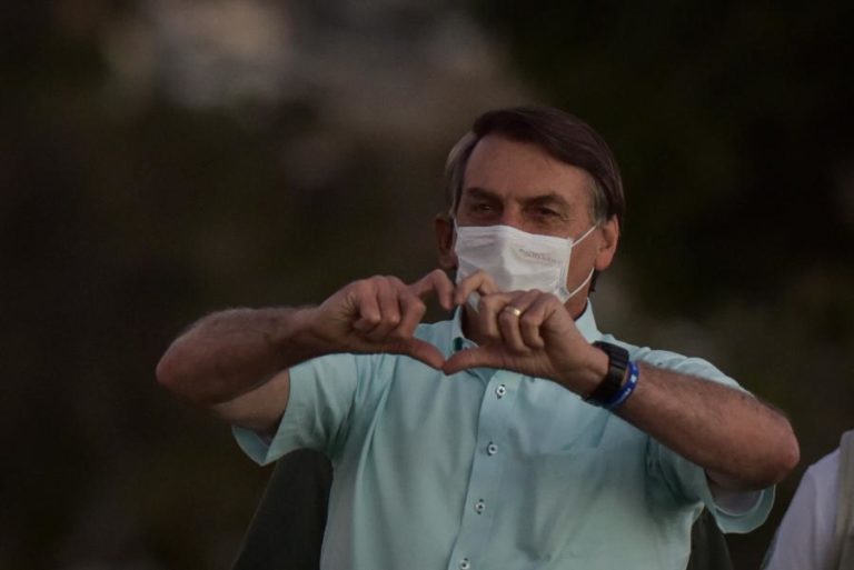 COVID-19: PRESIDENTE DO BRASIL DIZ QUE JÁ NÃO ESTÁ INFETADO PELO NOVO CORONAVÍRUS