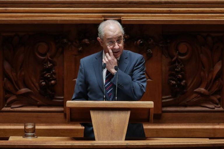 ESTADO DA NAÇÃO: RIO SUGERE INVESTIGAÇÃO DO MP À VENDA DO NOVO BANCO