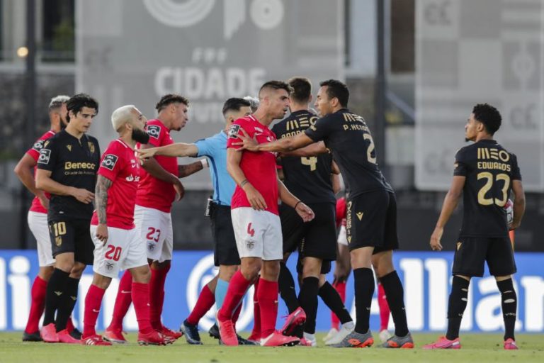 SANTA CLARA E VITÓRIA DE GUIMARÃES DESPEDEM-SE DO CAMPEONATO COM EMPATE