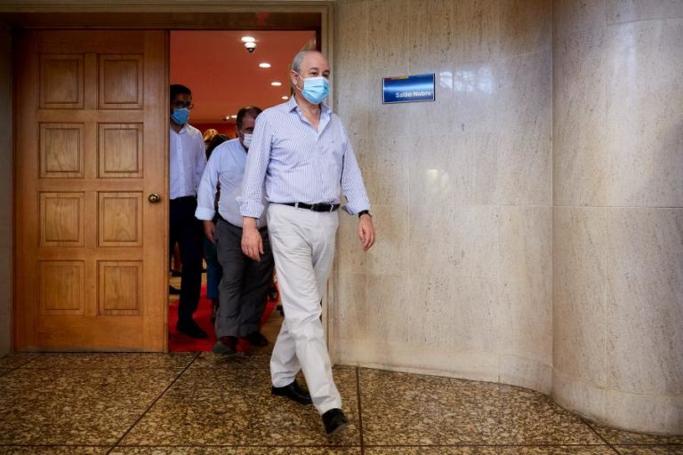 RUI RIO DEFENDE MEDIDAS ESPECÍFICAS DE APOIO À ECONOMIA DO ALGARVE