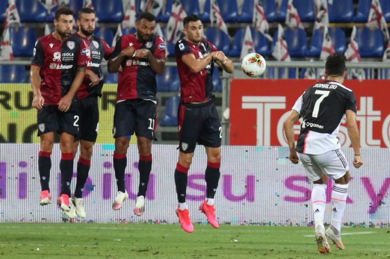 JUVENTUS PERDE EM CAGLIARI E ROMA GARANTE FASE DE GRUPOS DA LIGA EUROPA