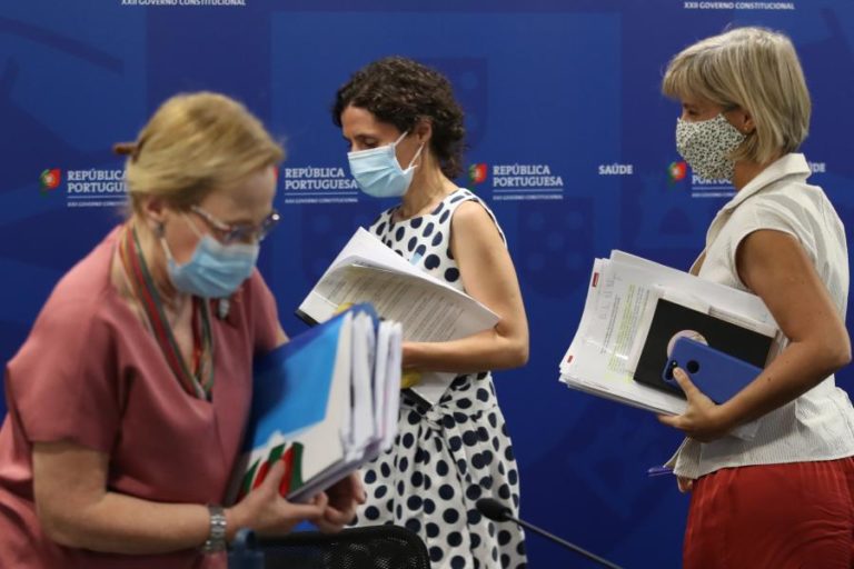COVID-19: PROFESSORES PODERÃO SER PRIORITÁRIOS NA VACINA DA GRIPE POR IDADE OU DOENÇA – DGS
