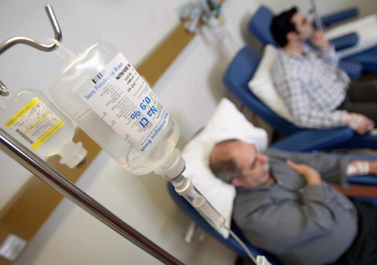 MUITOS DOENTES COM ARTRITE REUMATOIDE PODEM ESTAR COM MEDICAÇÃO EM EXCESSO