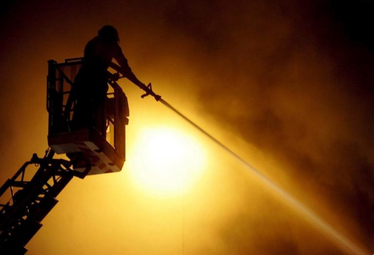 AUTORIDADES INVESTIGAM HIPÓTESE DE CRIME NO INCÊNDIO DA CATEDRAL DE NANTES