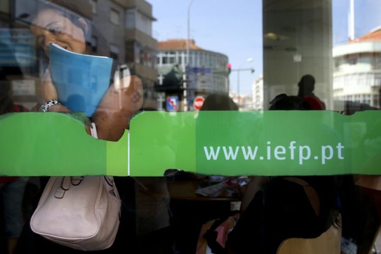 CASAIS COM AMBOS OS ELEMENTOS NO DESEMPREGO AUMENTAM 22% EM JULHO EM TERMOS HOMÓLOGOS – IEFP