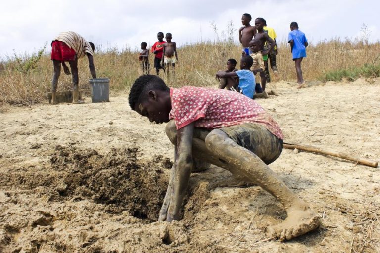 ANGOLA REGISTOU ESTE ANO MAIS DE 2.000 CASOS DE VIOLÊNCIA CONTRA CRIANÇAS