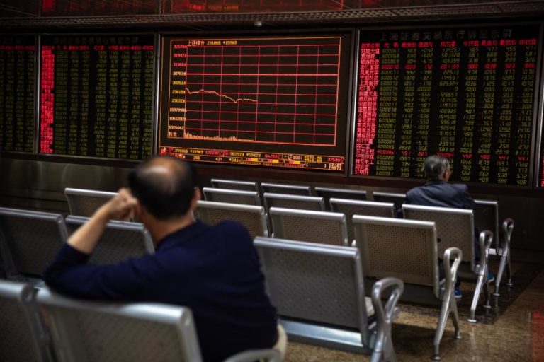 BOLSA DE XANGAI ENCERRA A CAIR 0,96%
