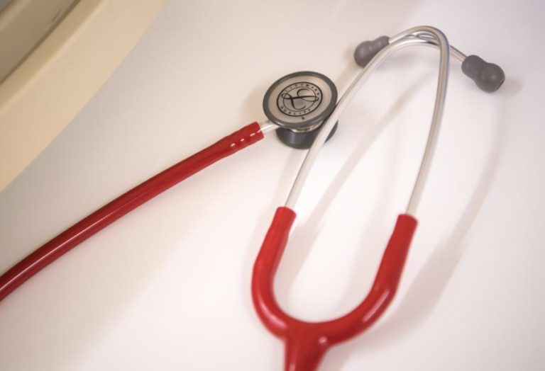 GOVERNO CONTRATA 220 MÉDICOS DE FAMÍLIA, SAÚDE PÚBLICA E ESPECIALIDADES HOSPITALARES