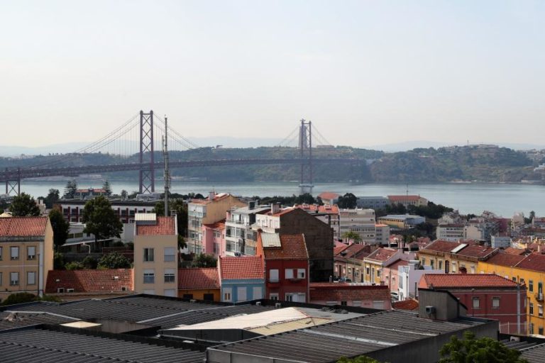 QUERCUS QUER PROCESSAR LUSOPONTE POR INCUMPRIMENTO DA LEI DO RUÍDO NA PONTE 25 DE ABRIL