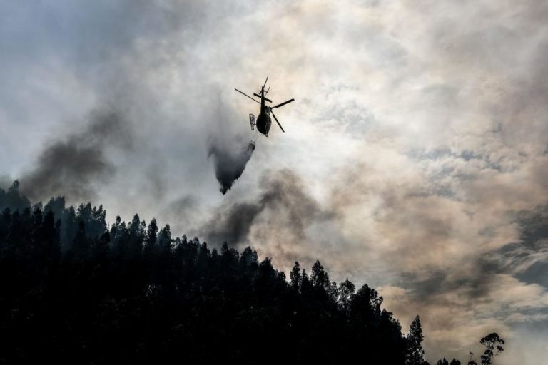 FOGOS EM CHAVES E ALIJÓ MOBILIZAM 240 OPERACIONAIS E 4 MEIOS AÉREOS
