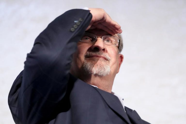 ROMANCE DE RUSHDIE INSPIRADO EM QUIXOTE ATRAVESSA REALIDADE AMERICANA E CHEGA A PORTUGAL