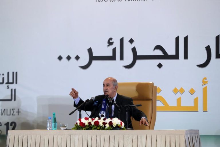 PRESIDÊNCIA ARGELINA ANUNCIA REFERENDO SOBRE REVISÃO DA CONSTITUIÇÃO