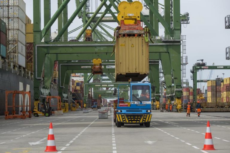 EXPORTAÇÕES DIMINUÍRAM 17,1% E IMPORTAÇÕES 19,7% NO 1.º SEMESTRE – INE