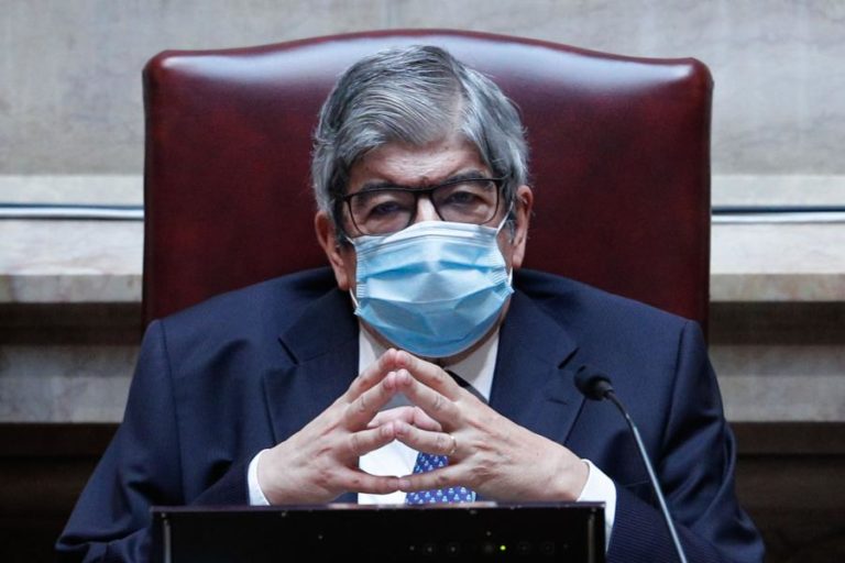 PRESIDENTE DO PARLAMENTO REPUDIA “TENTATIVAS DE INTIMIDAÇÃO” A DEPUTADAS E A ATIVISTAS