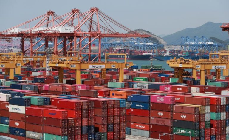EXCEDENTE COMERCIAL DE BENS SOBE EM JUNHO NA ZONA EURO MAS RECUA NO 1.º SEMESTRE