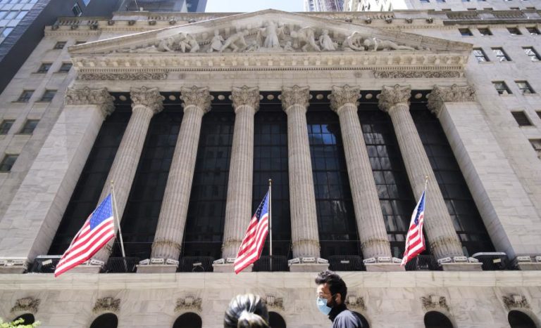 WALL STREET INICIA SESSÃO SEM RUMO DEFINIDO E PETRÓLEO RECUA