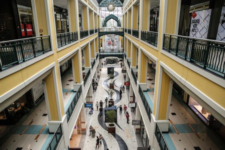 COVID-19: CENTROS COMERCIAIS REGISTAM QUEBRAS DE 40% NA ÁREA METROPOLITANA DE LISBOA