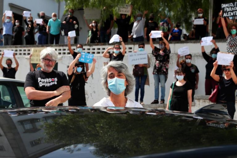 TRÊS LINHAS DE APOIO SOCIAL NA CULTURA ESTÃO ABERTAS