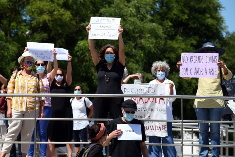 APOIO DE EMERGÊNCIA ÀS ARTES AINDA NÃO CHEGOU A TODOS 3 MESES DEPOIS DO ANÚNCIO