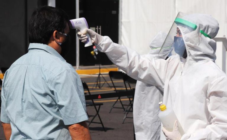 COVID-19: PANDEMIA JÁ CAUSOU A MORTE A MAIS DE 813.733 PESSOAS EM TODO MUNDO