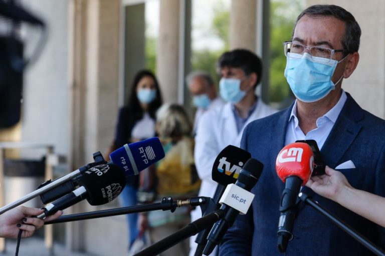 COVID-19: BASTONÁRIO ESPERA QUE “MAL-ESTAR” ENTRE MÉDICOS E GOVERNO POSSA SER SANADO