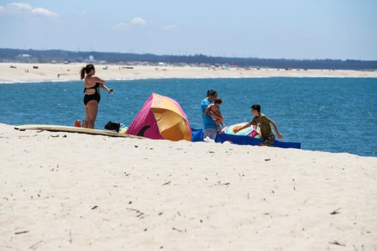 TODOS OS PROTETORES SOLARES ANALISADOS ESTE ANO PELO INFARMED CUMPREM AS REGRAS