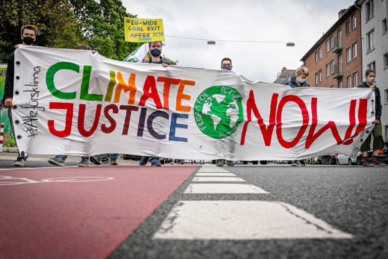 SALVAR O CLIMA CONVOCA MOVIMENTOS E SOCIEDADE CIVIL PARA NOVA GREVE CLIMÁTICA EM SETEMBRO