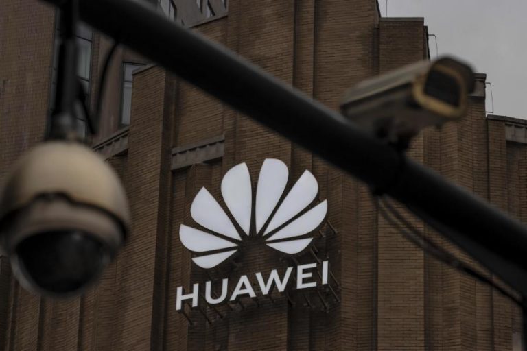 CHINA ACUSA EUA DE PREJUDICAR COMÉRCIO MUNDIAL COM SANÇÕES À HUAWEI