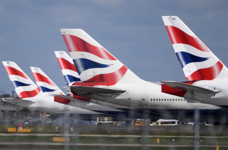 COVID-19: PILOTOS DA BRITISH AIRWAYS ACEITAM CORTES SALARIAIS E DESPEDIMENTOS