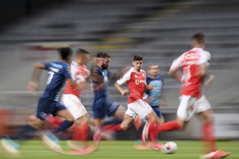 BENFICA E FC PORTO DESCEM A ‘CORTINA’ SOBRE A MAIS LONGA TEMPORADA DA HISTÓRIA