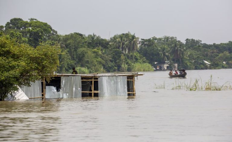 PELO MENOS 145 MORTOS E 5,5 MILHÕES AFETADOS POR INUNDAÇÕES NO BANGLADESH