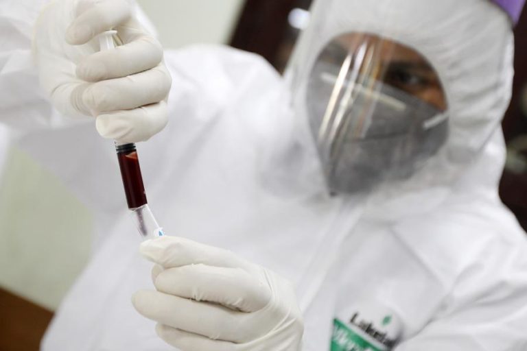 COVID-19: MAIS DE 727 MIL MORTOS E 19,6 MILHÕES DE INFETADOS EM TODO O MUNDO