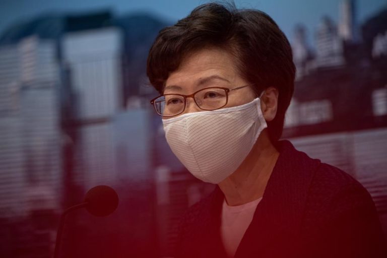 DEPUTADOS BRITÂNICOS PEDEM SANÇÕES PARA LÍDER DE HONG KONG