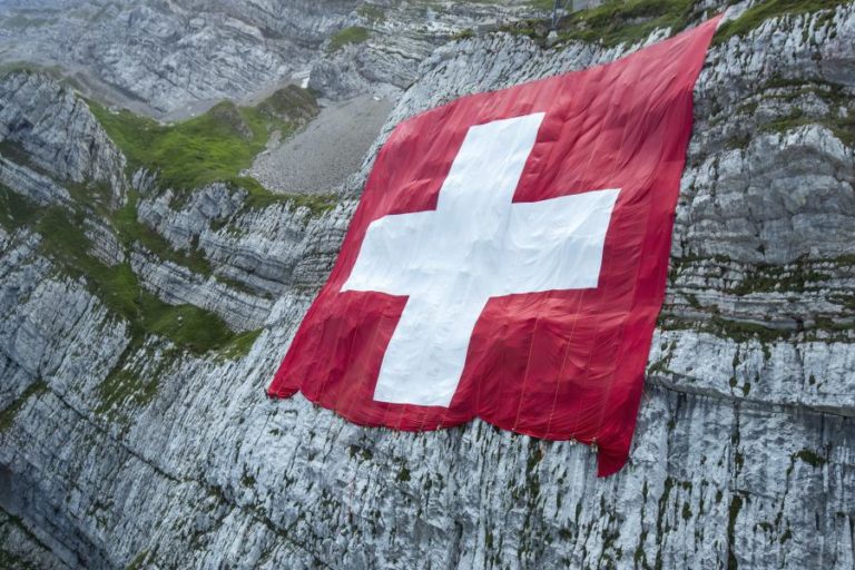 JOVEM PORTUGUÊS MORRE AFOGADO EM LAGO NA SUÍÇA