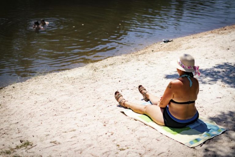 REPORTAGEM: COVID-19: EMIGRANTES REGRESSAM A VALPAÇOS PARA UMAS FÉRIAS MAIS RECATADAS
