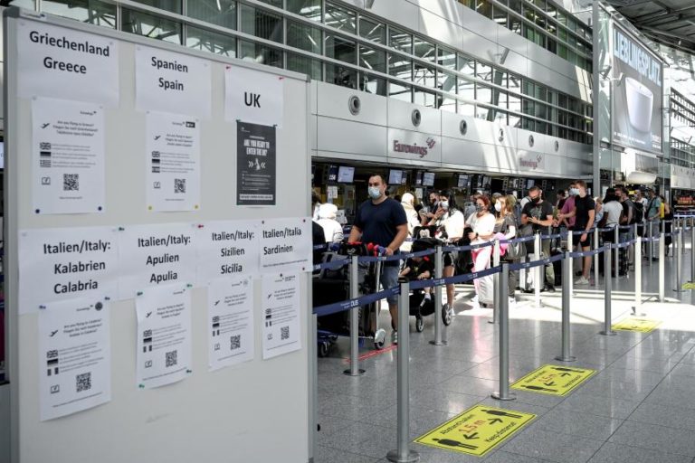 COVID-19: ALEMANHA DECRETA TESTES OBRIGATÓRIOS PARA QUEM CHEGA DE ÁREAS DE RISCO