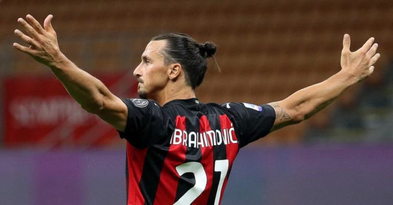 IBRAHIMOVIC PROLONGA CONTRATO COM AC MILAN POR UM ANO