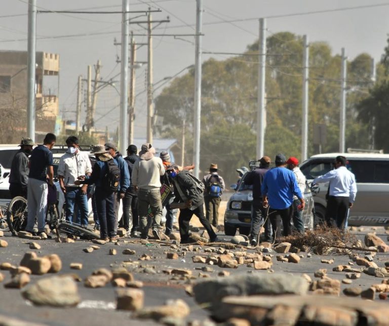 MANIFESTAÇÕES E BLOQUEIOS CONTRA NOVA DATA DAS ELEIÇÕES NA BOLÍVIA