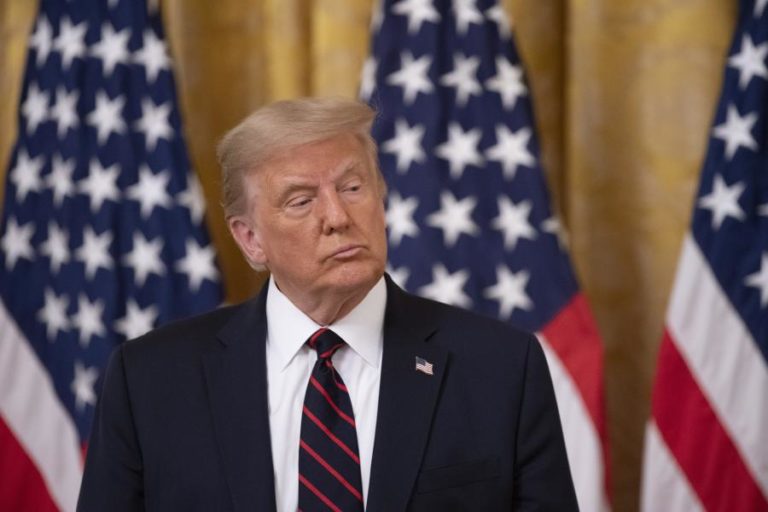 TRUMP ADMITE ASSINAR MORATÓRIA SOBRE DESPEJOS SE NÃO HOUVER ACORDO NO CONGRESSO