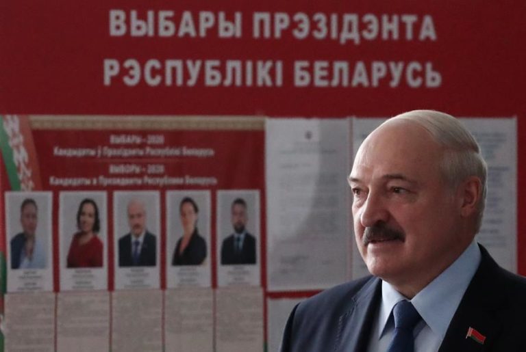 BIELORRÚSSIA/ELEIÇÕES: SONDAGENS OFICIAIS DÃO REELEIÇÃO DE LUKASHENKO COM QUASE 80%