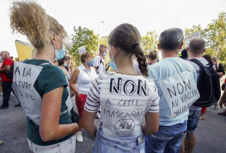 COVID-19: PROTESTO EM BRUXELAS CONTRA MEDIDAS SANITÁRIAS PARA IMPEDIR CONTÁGIO
