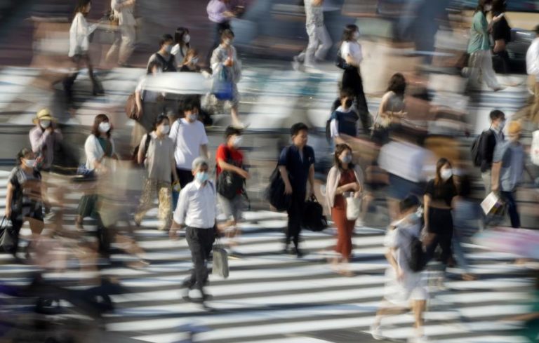 COVID-19: PELO MENOS 770 MIL MORTOS E MAIS DE 21 MILHÕES DE INFETADOS EM TODO O MUNDO