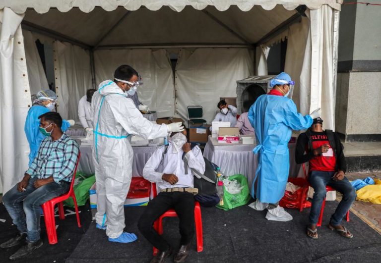 COVID-19: ÍNDIA COM 1.092 MORTOS NAS ÚLTIMAS 24 HORAS, NOVO MÁXIMO DIÁRIO