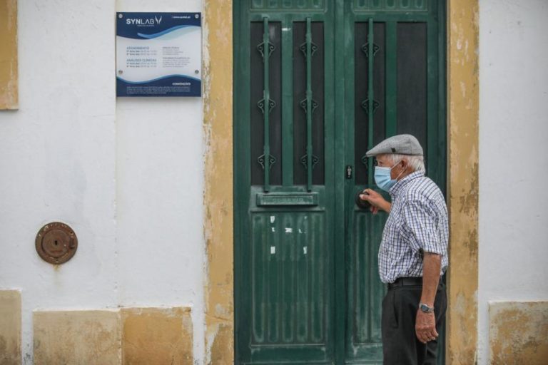 COVID-19: PRESIDENTE DA CÂMARA DE MORA CONSIDERA QUE SURTO ESTÁ CONTROLADO