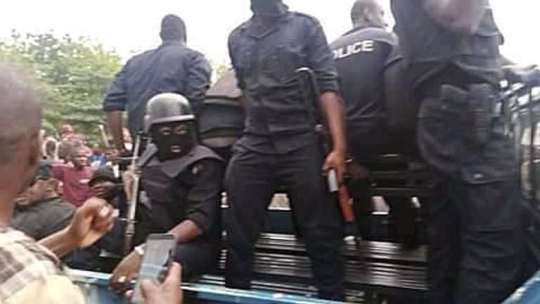 MINISTRO DA DEFESA DIZ ESTAR A ACOMPANHAR COM PREOCUPAÇÃO SITUAÇÃO NO MALI